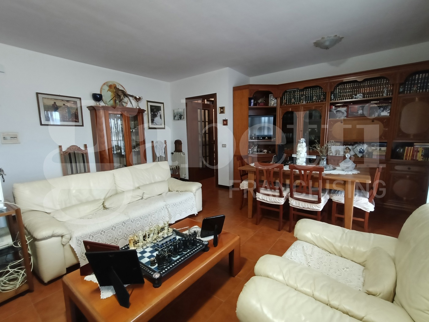 Quadrilocale con box a Latina