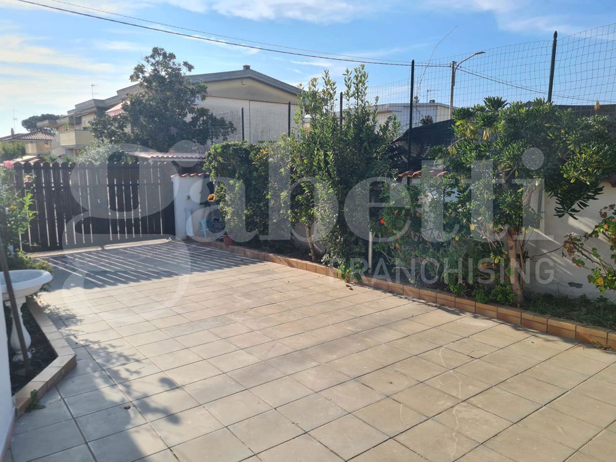 Trilocale con giardino a Anzio