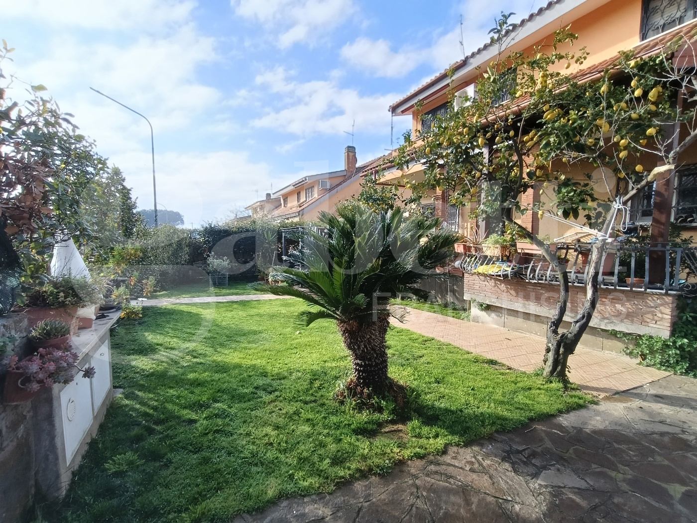 Villa Bifamiliare con giardino a Ardea