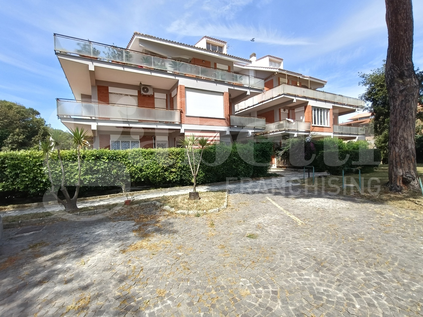 Trilocale da ristrutturare a Anzio