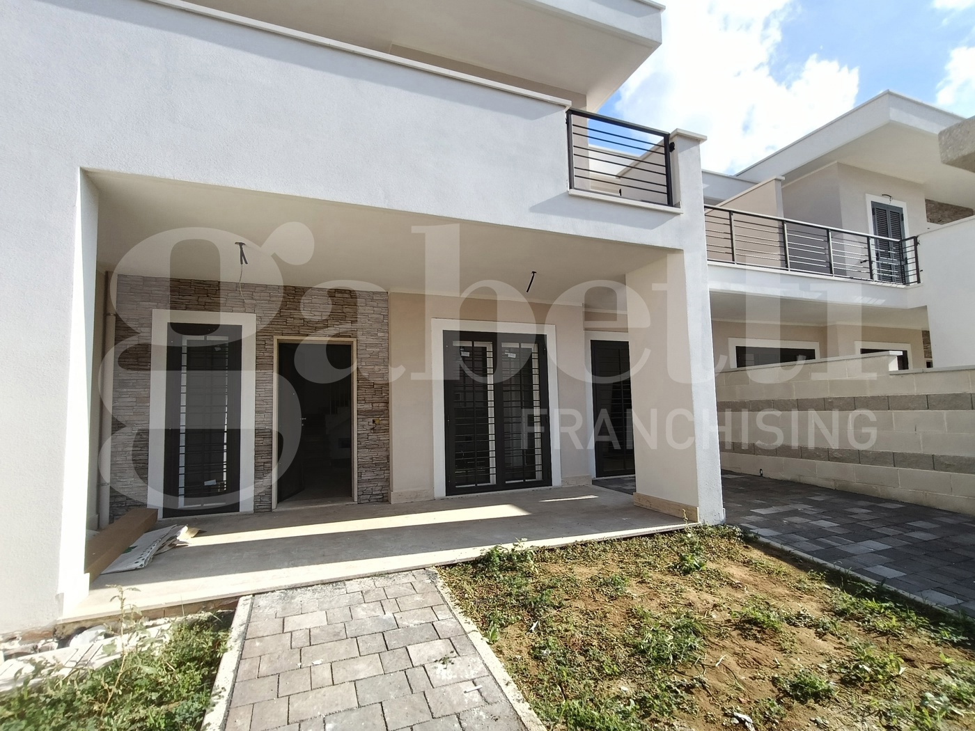 Villa con giardino a Anzio