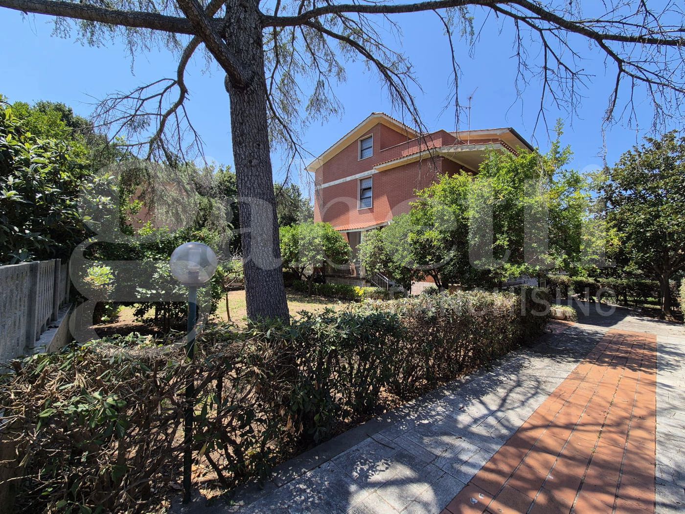 Stabile/Palazzo in vendita a Anzio