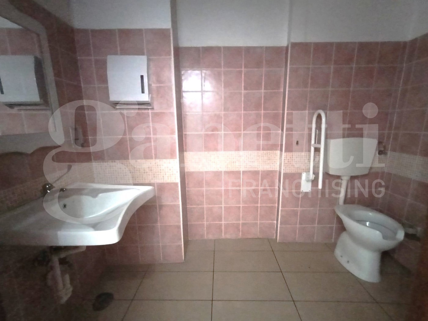 Negozio in vendita a Nettuno