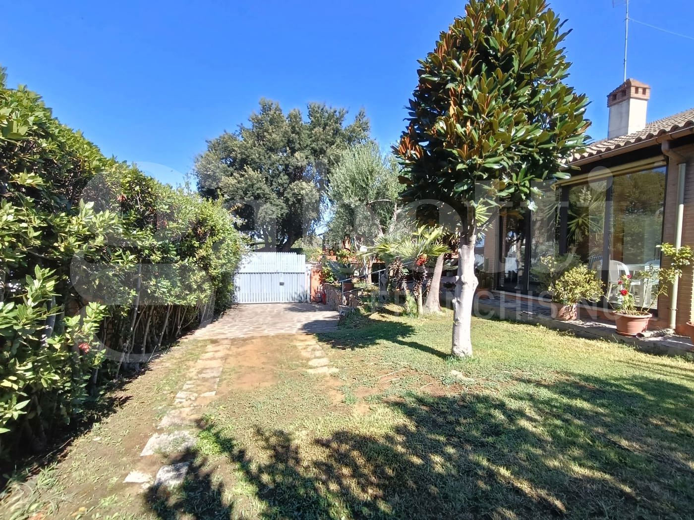 Villa con giardino a Anzio