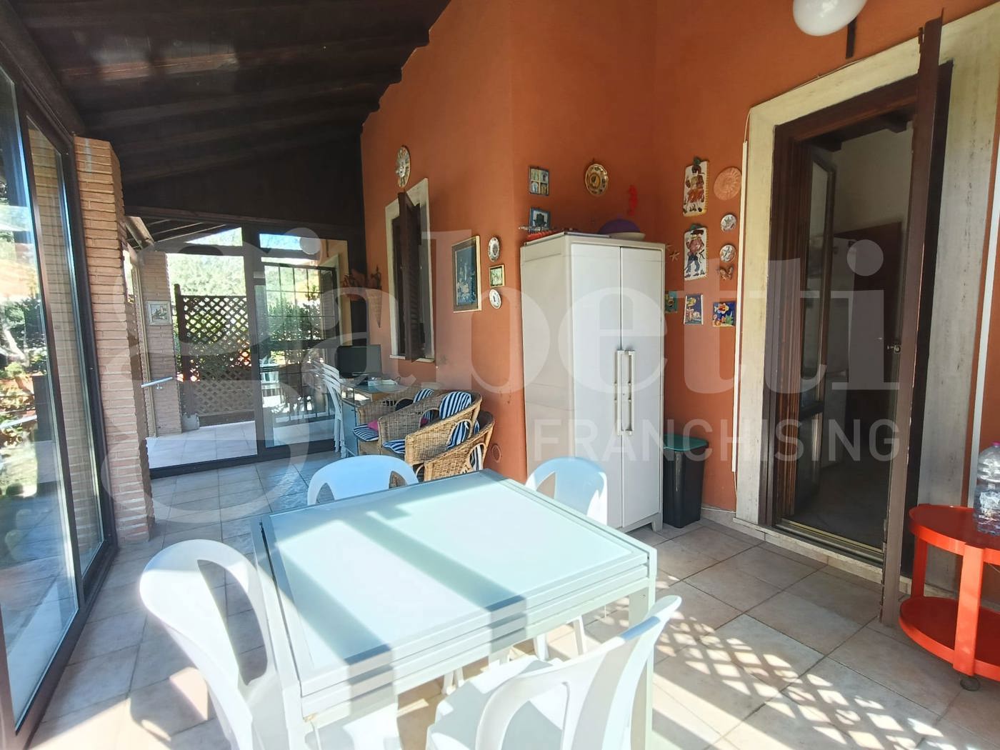 Villa con giardino a Anzio