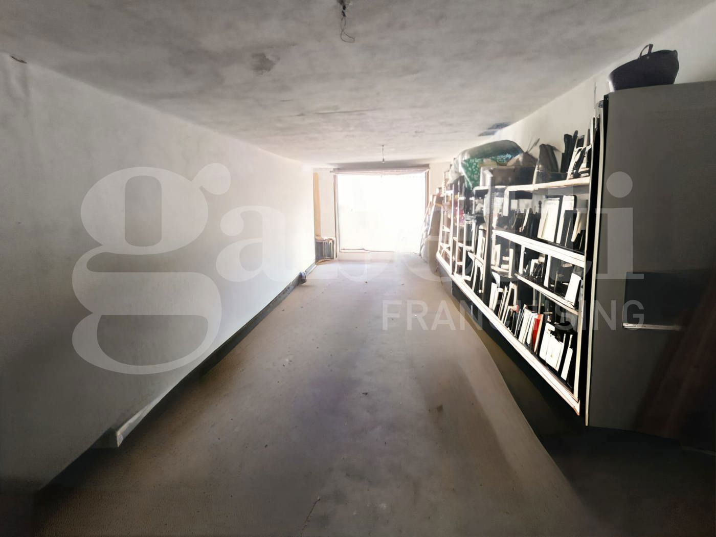 Box/Garage 51mq in vendita a Anzio