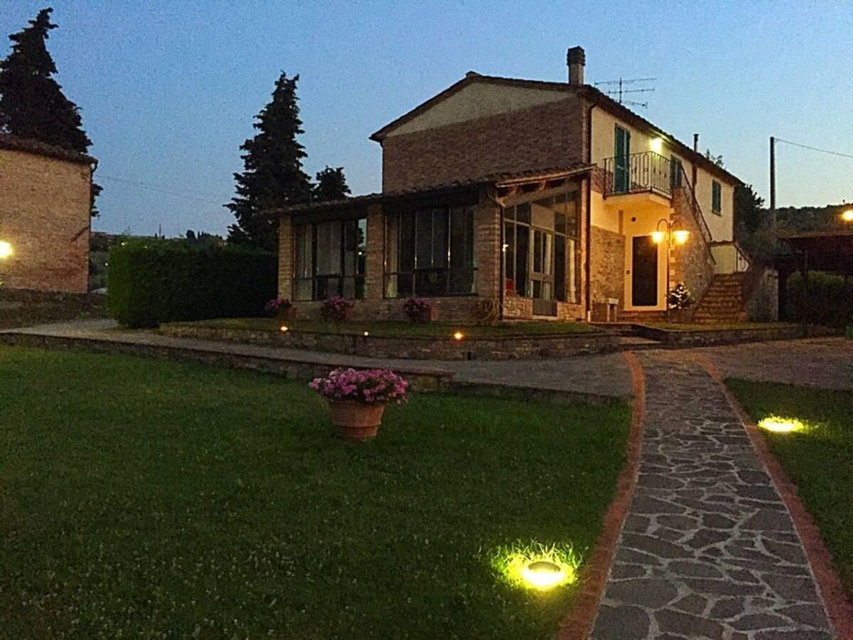 Rustico con giardino a Montaione