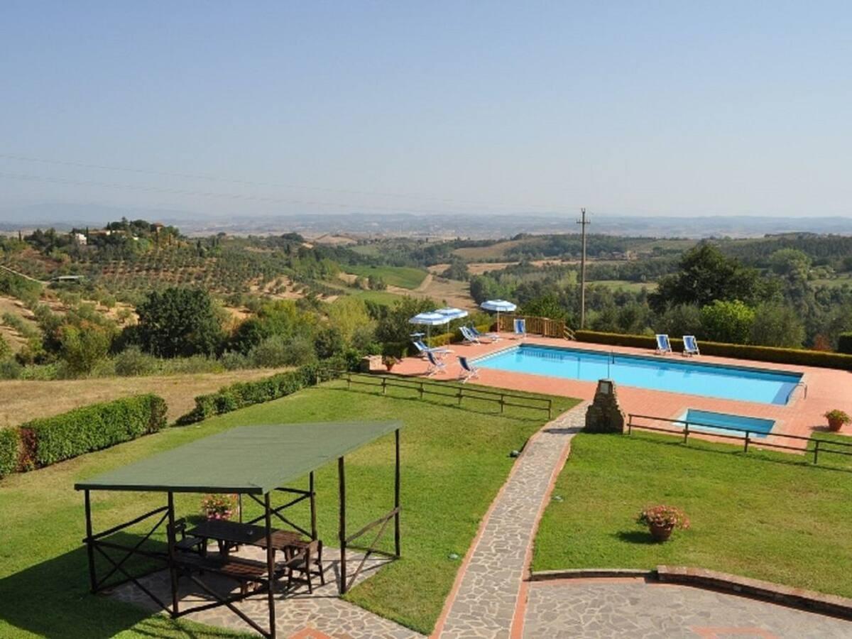 Rustico con giardino a Montaione