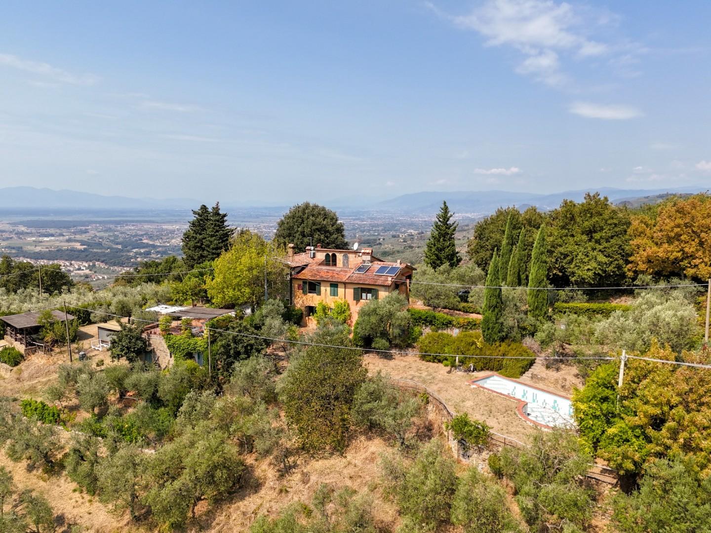 Rustico con giardino a Lamporecchio