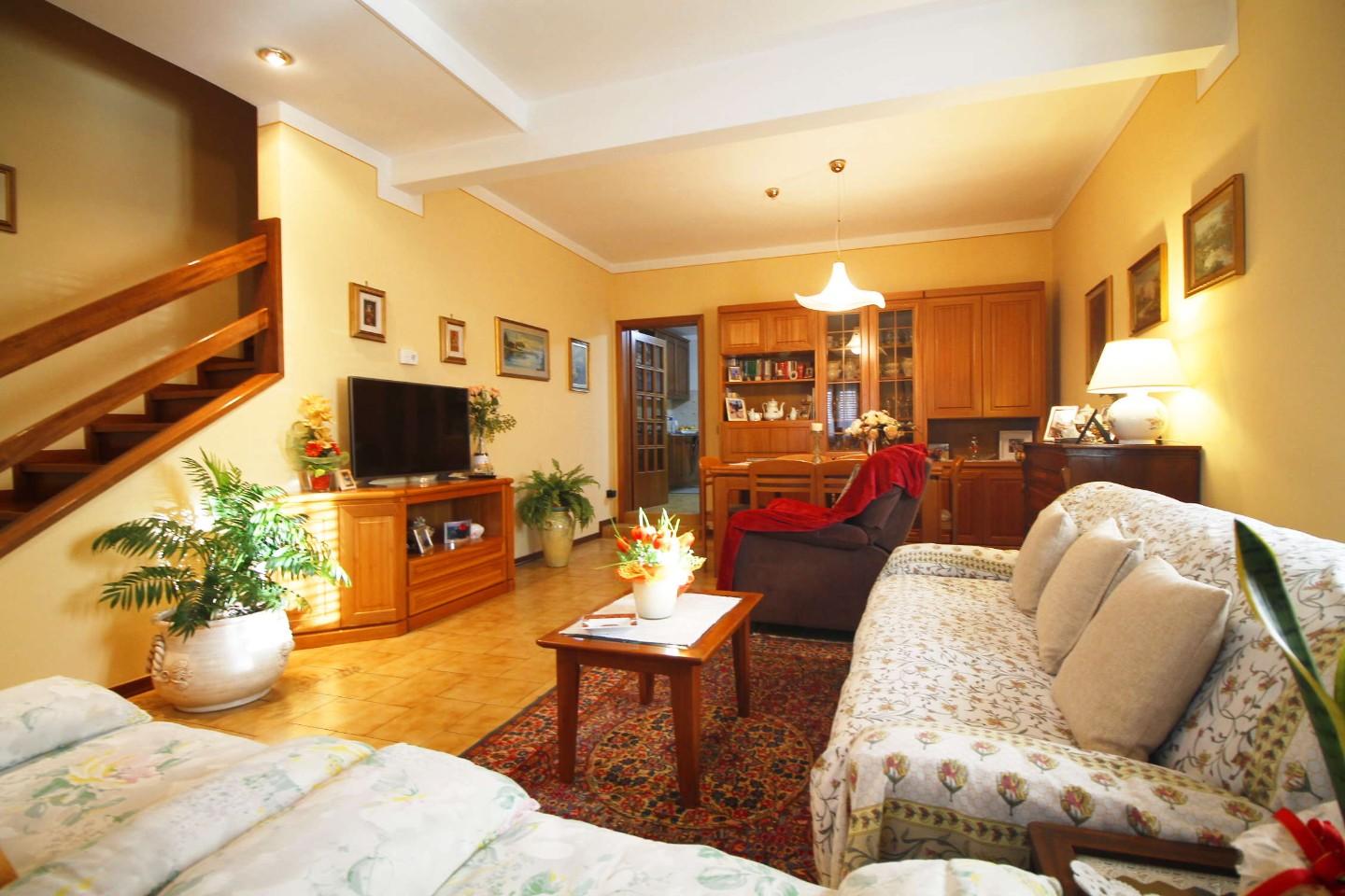 Villa Bifamiliare con giardino a Lamporecchio