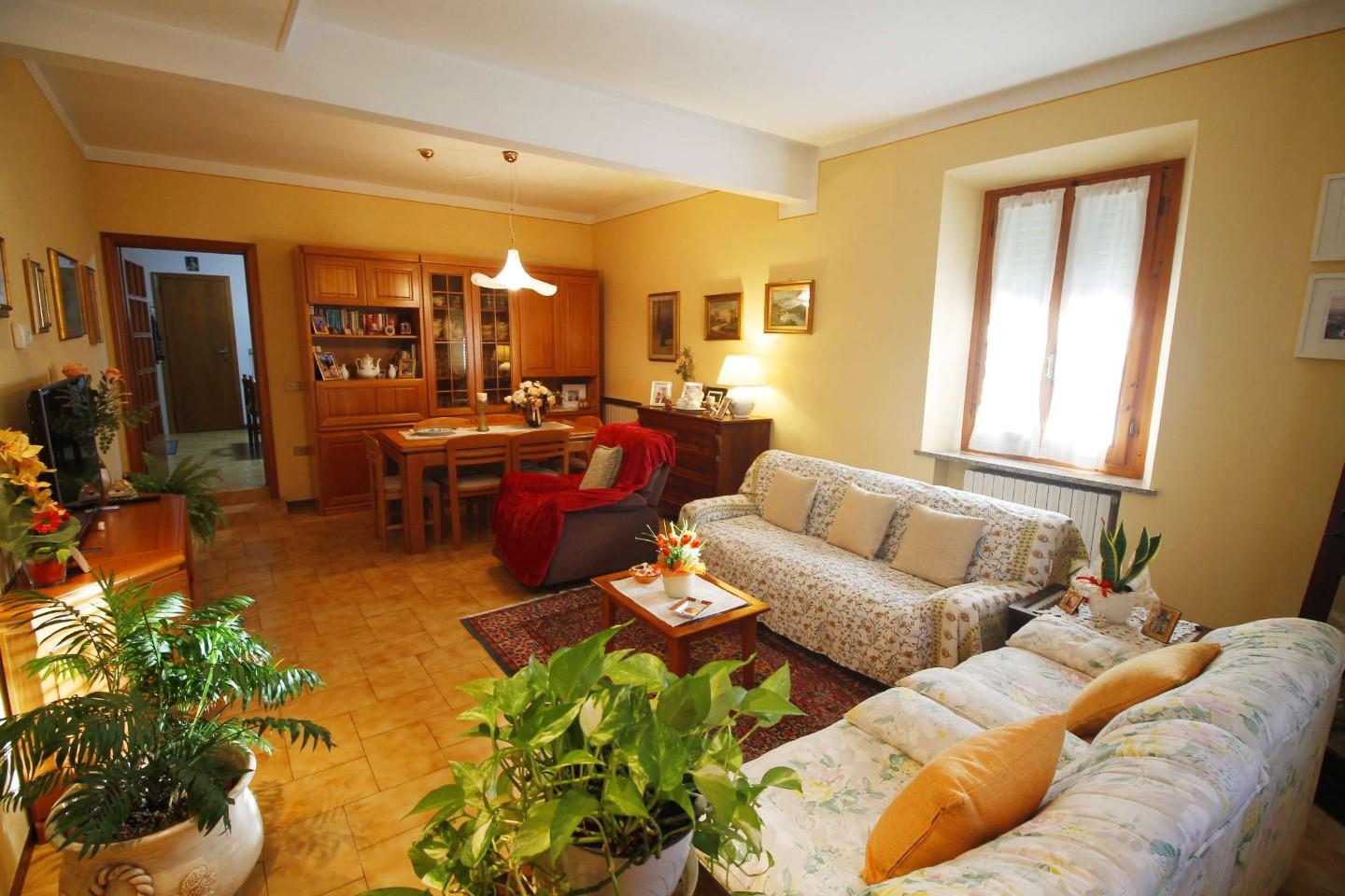 Villa Bifamiliare con giardino a Lamporecchio