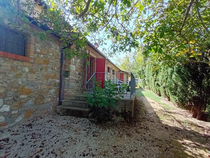 Rustico con giardino a Gambassi Terme