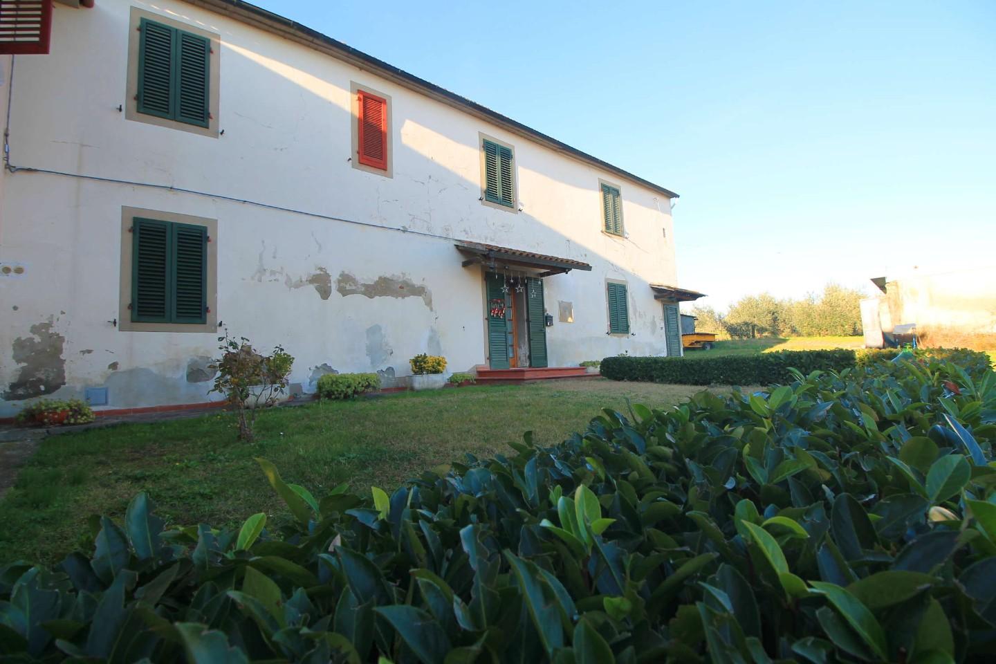 Rustico con giardino a Cerreto Guidi