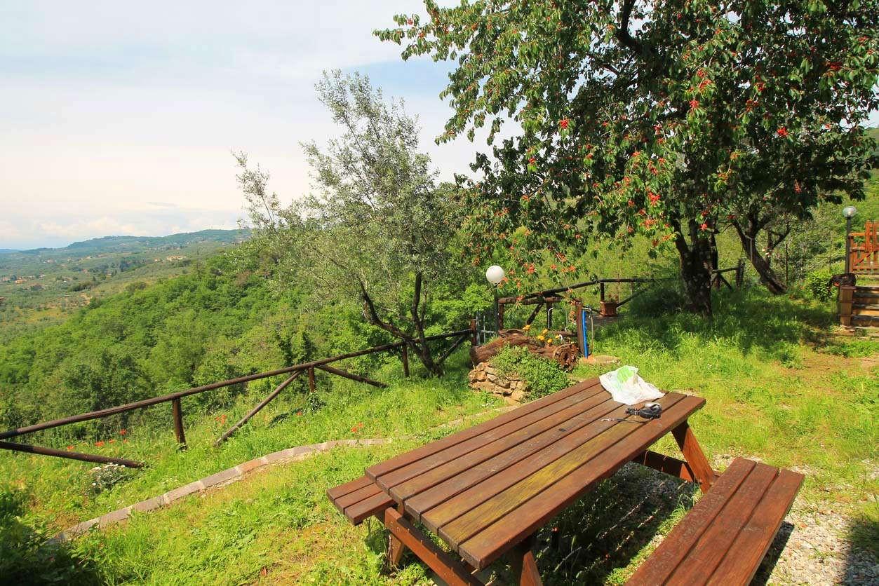 Rustico con giardino a Lamporecchio