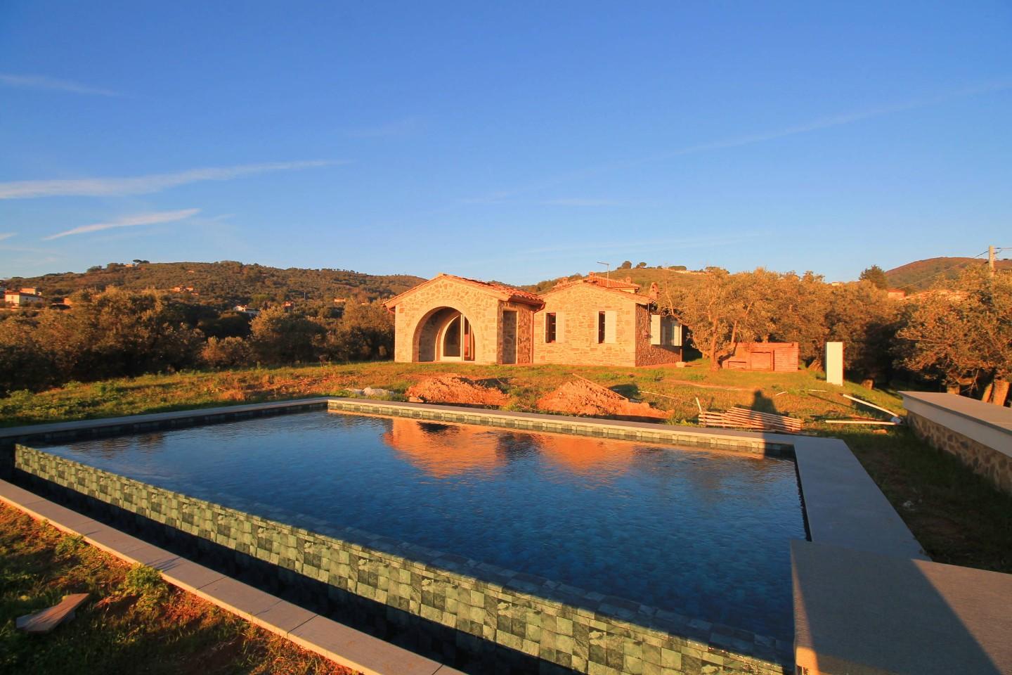 Rustico con giardino a Vinci