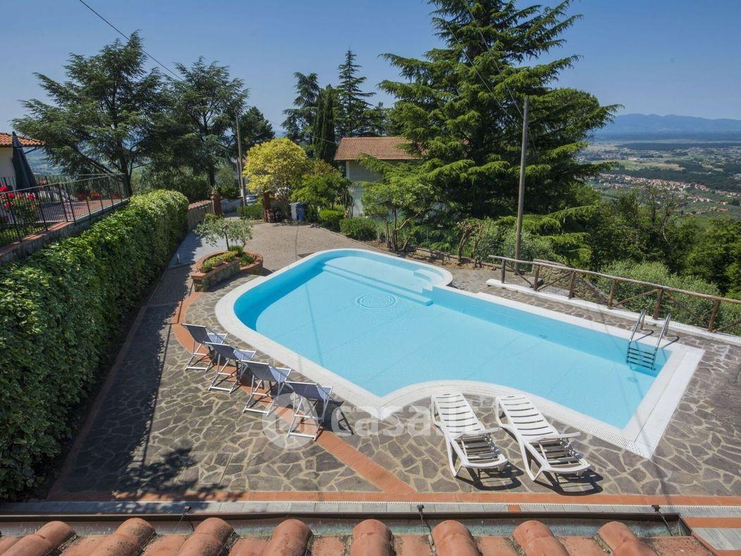 Rustico con giardino a Lamporecchio