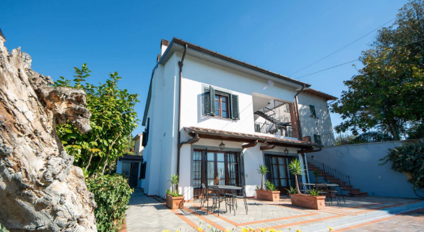 Rustico con giardino a Lamporecchio