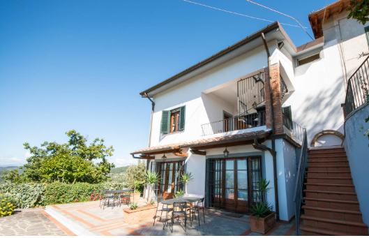 Rustico con giardino a Lamporecchio