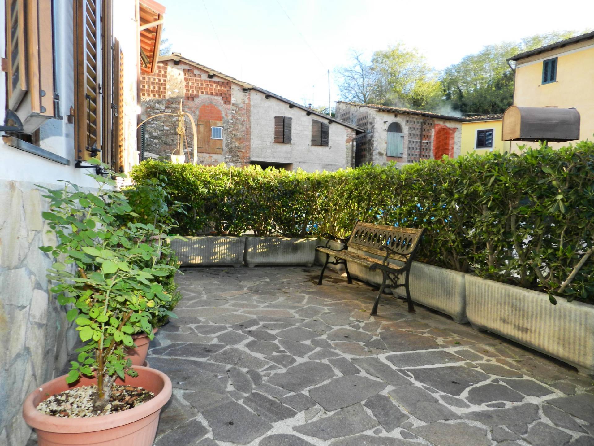 CASA DI CORTE in vendita a Lucca, Meati