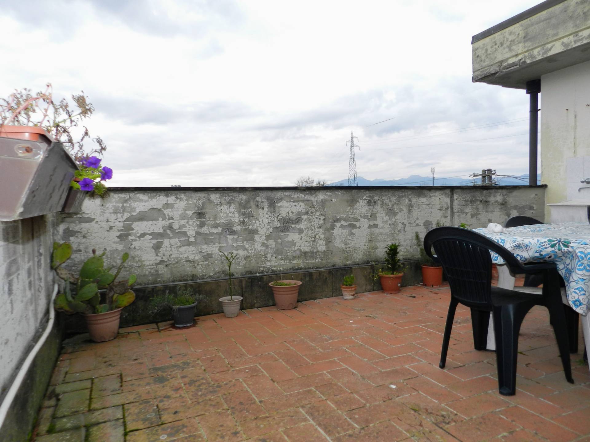 Appartamento in vendita a Lucca, Pontetetto