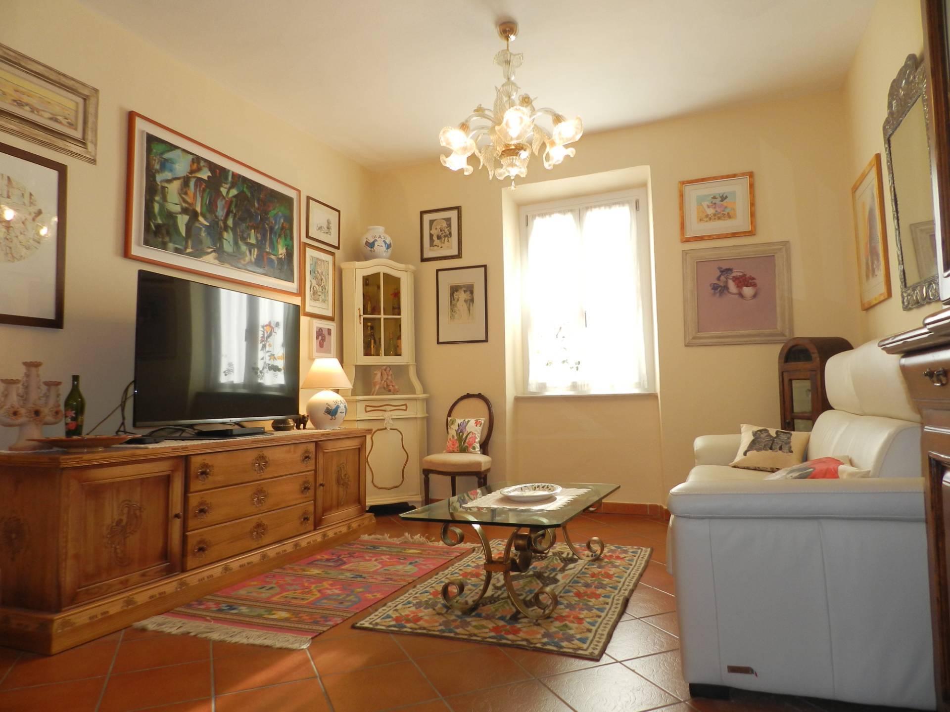 casa semindipendente in vendita a Lucca, Monte San Quirico - Vallebuia