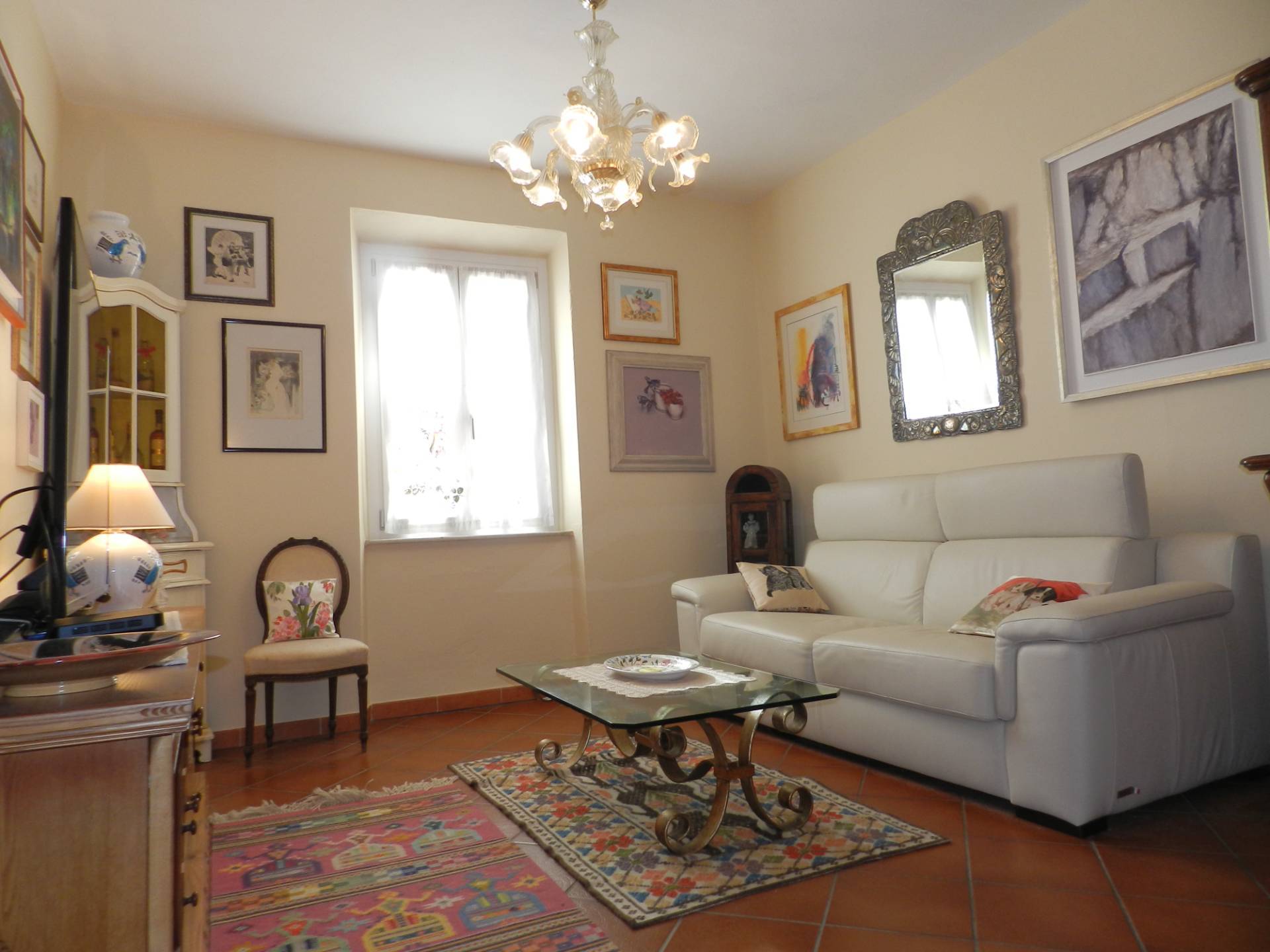 casa semindipendente in vendita a Lucca, Monte San Quirico - Vallebuia