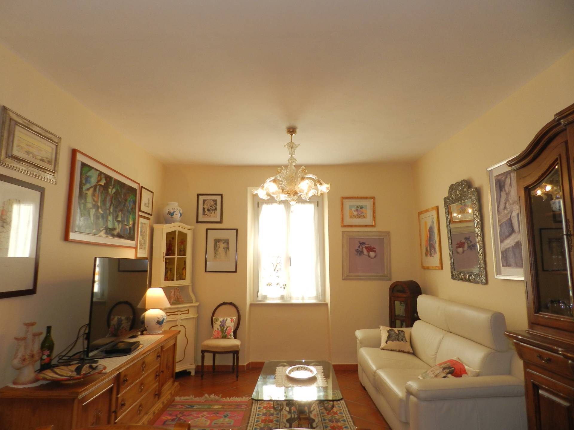 casa semindipendente in vendita a Lucca, Monte San Quirico - Vallebuia