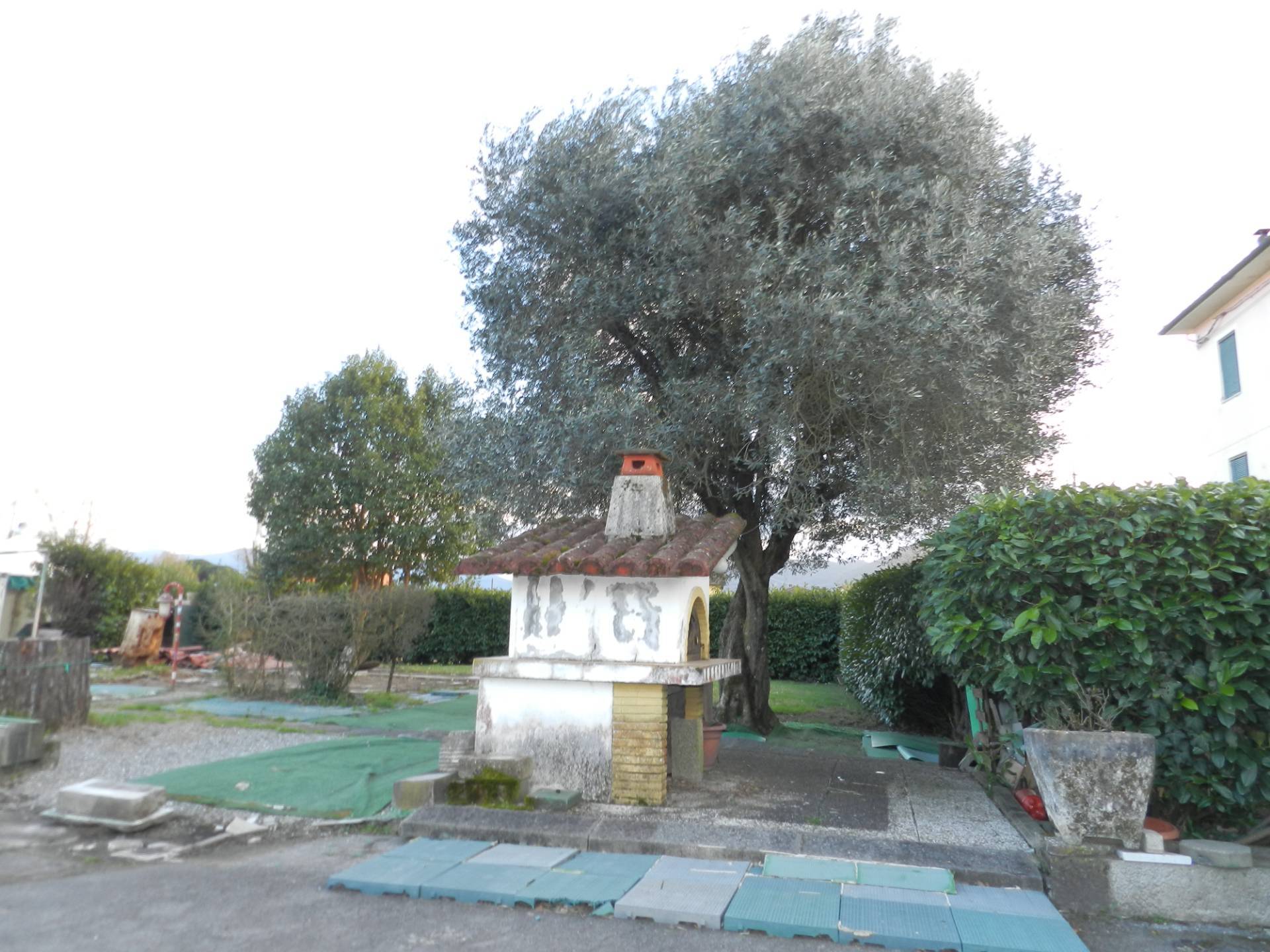 Deposito in vendita a Lucca, Sant'Anna