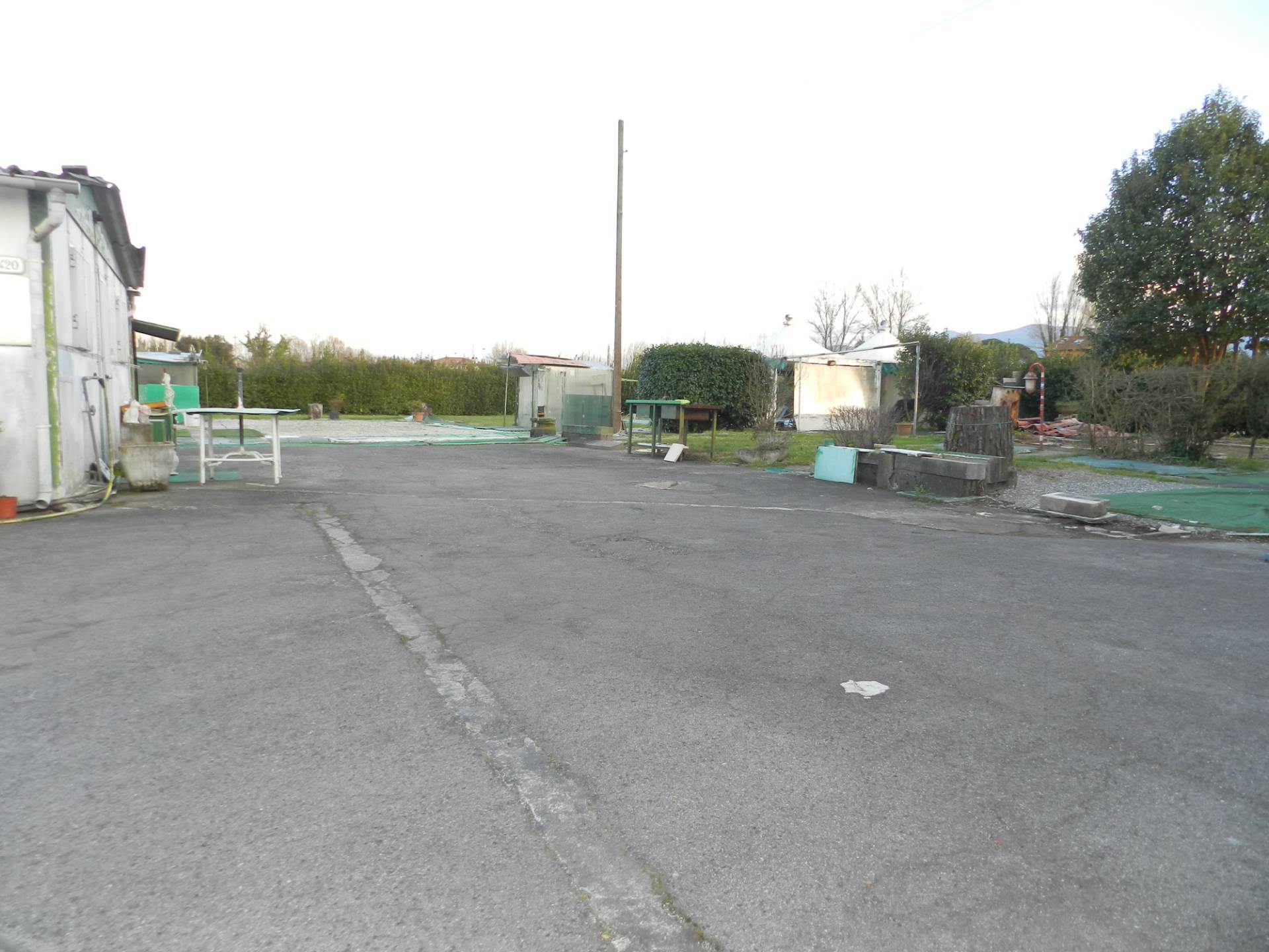 Deposito in vendita a Lucca, Sant'Anna