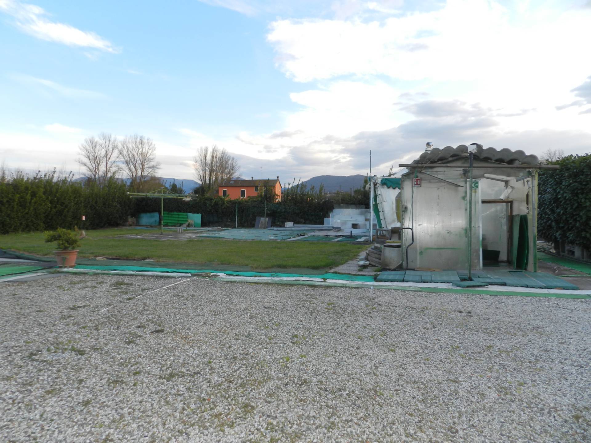 Deposito in vendita a Lucca, Sant'Anna