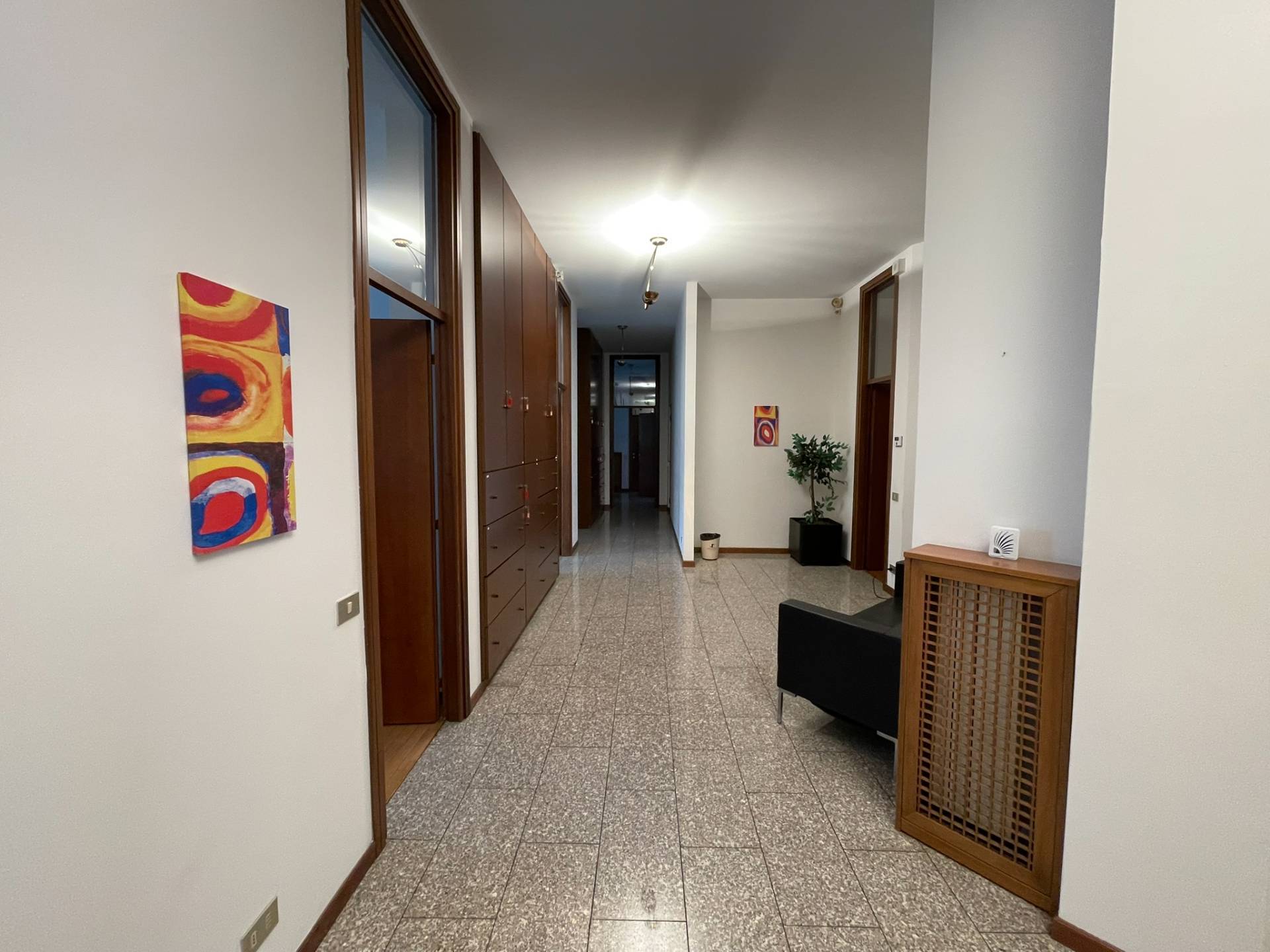 Ufficio in affitto a Legnano, Centro