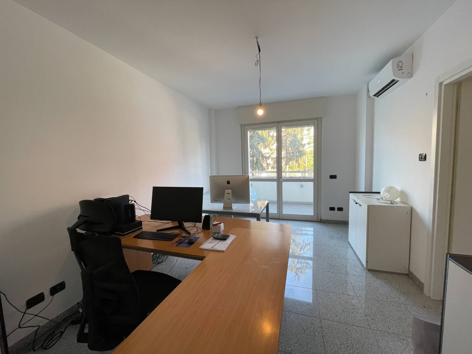 Ufficio in affitto a Legnano, Centro