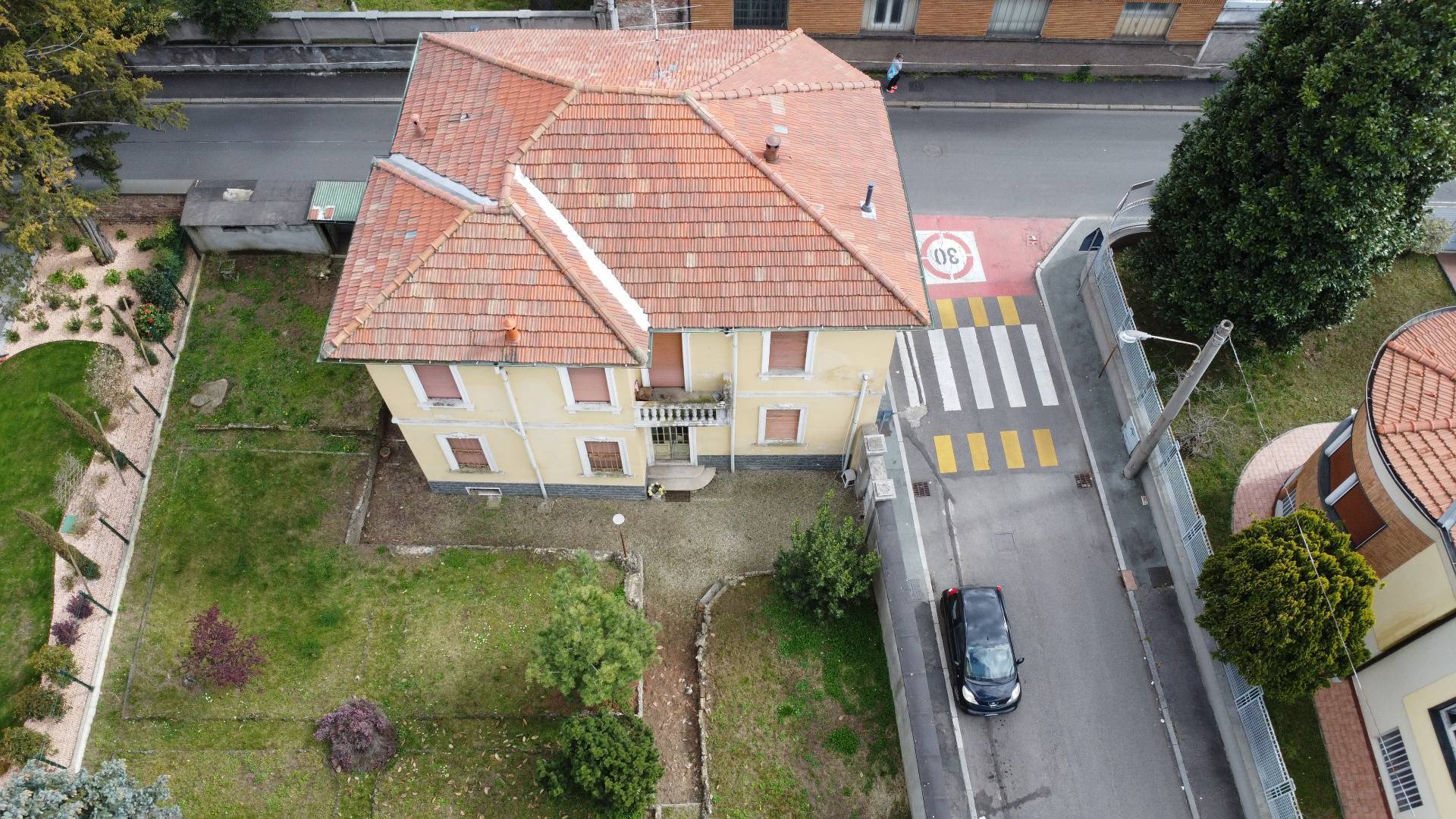 Villa in vendita a Legnano, Legnarello