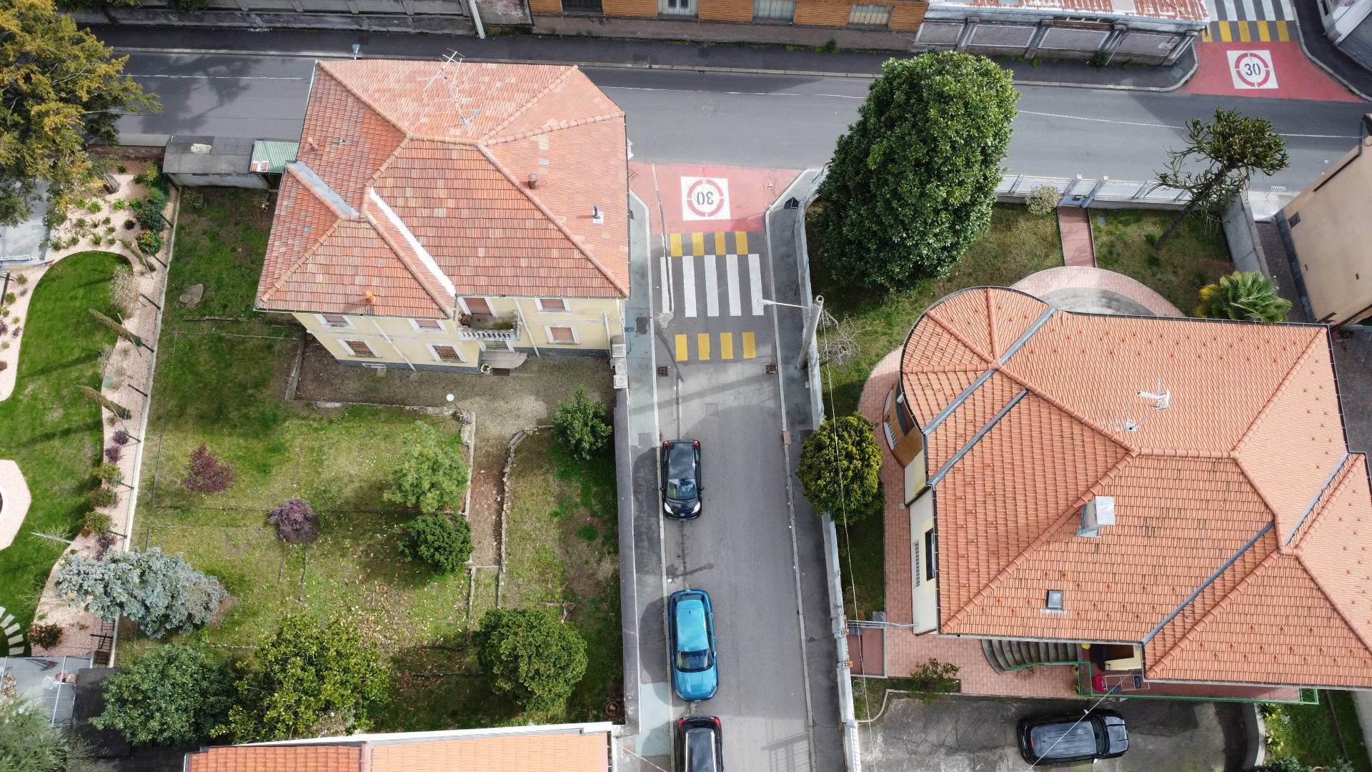 Villa in vendita a Legnano, Legnarello