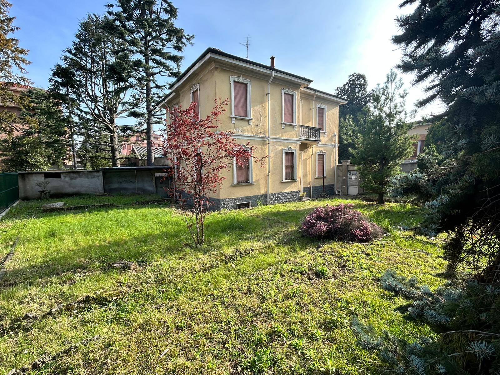 Villa in vendita a Legnano, Legnarello