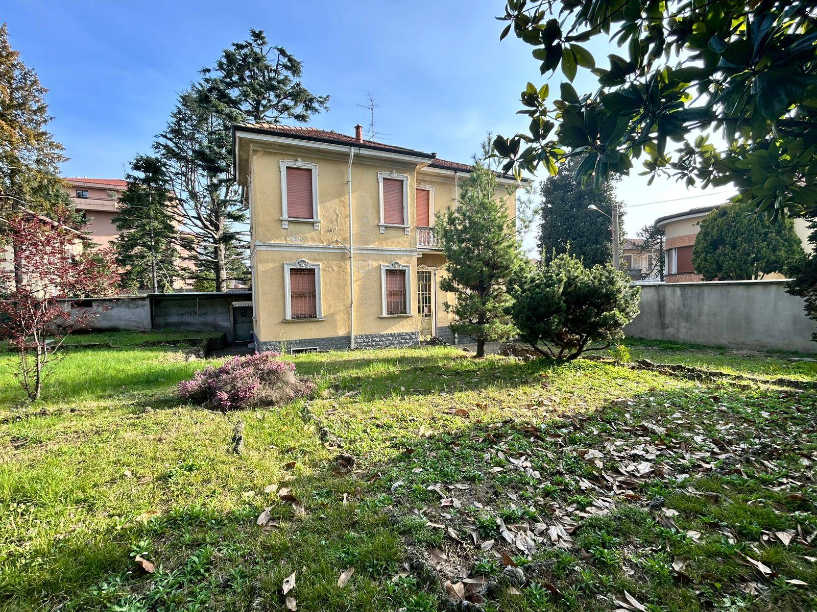 Villa in vendita a Legnano, Legnarello