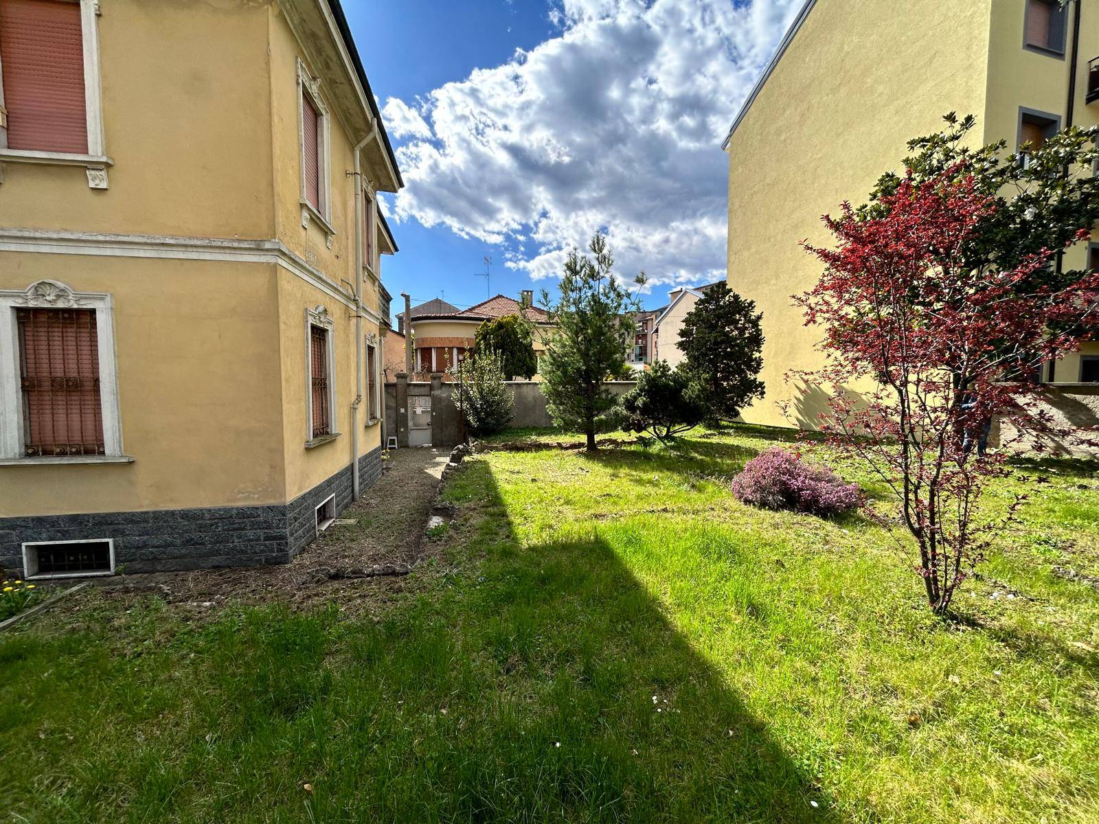 Villa in vendita a Legnano, Legnarello