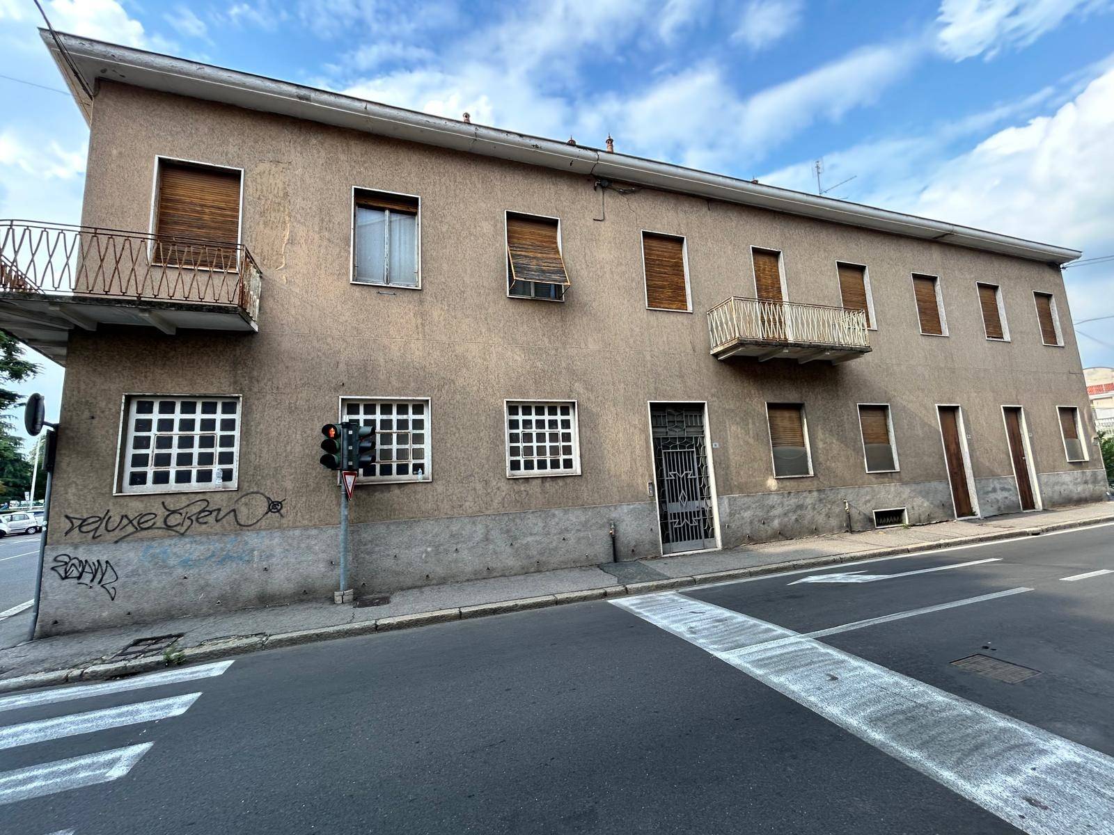 Stabile in vendita a Busto Arsizio, Stazione F.n.m.