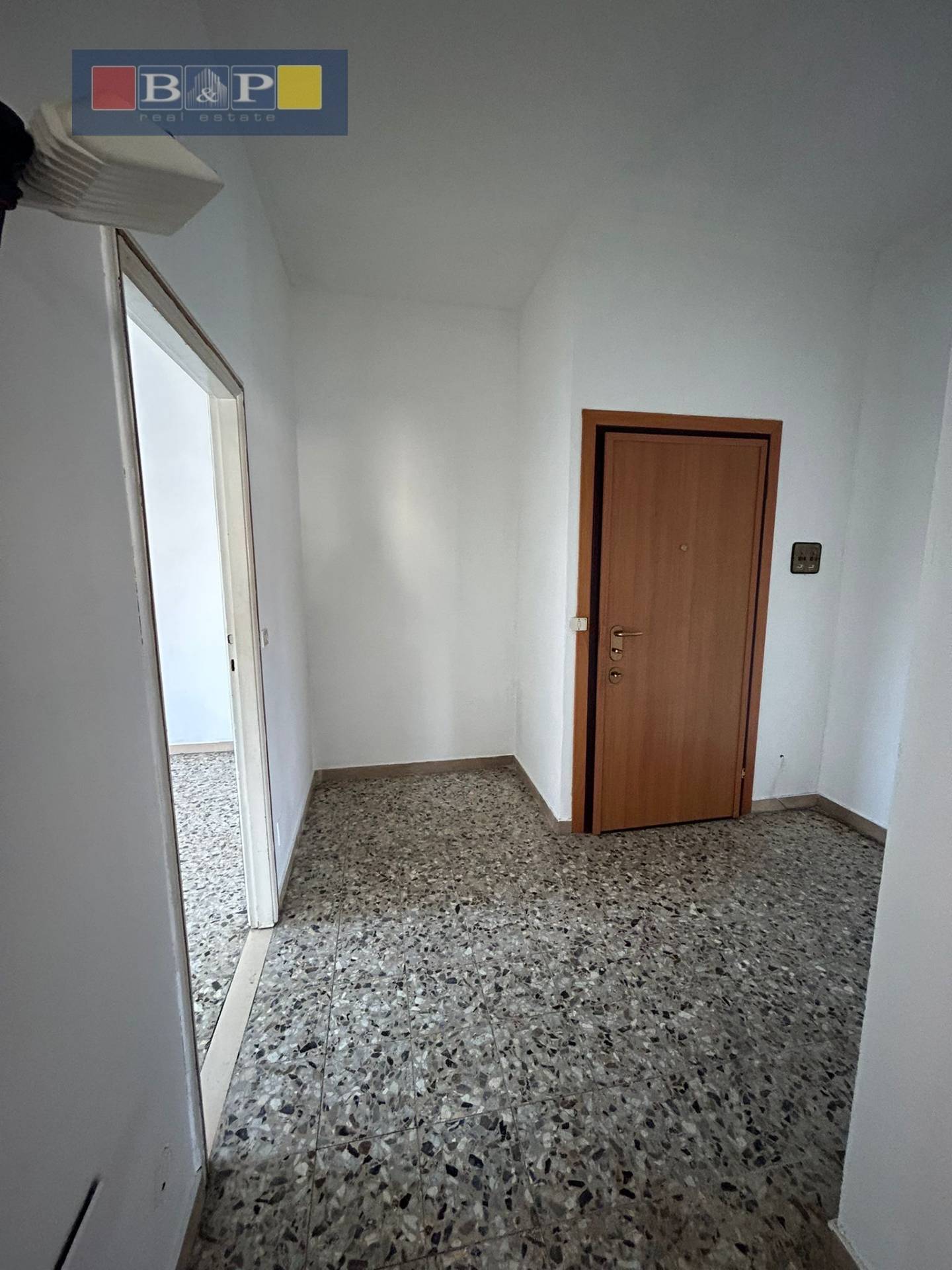 Appartamento 3 Locali in vendita a Legnano, Flora