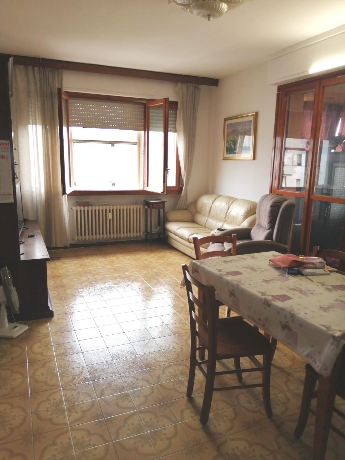 Attico con terrazzo a Cascina