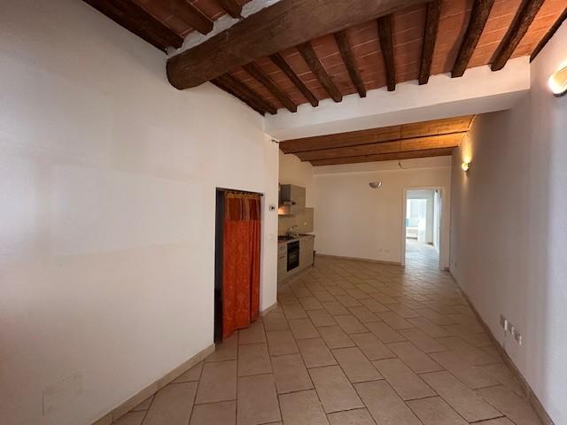 Trilocale con terrazzo a Cascina