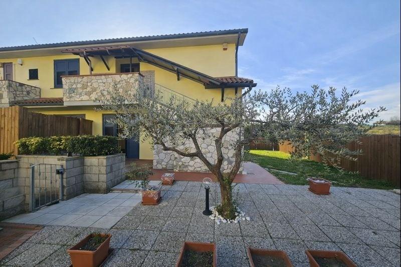 Quadrilocale con giardino a Pontedera