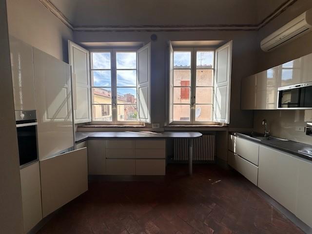 Quadrilocale in affitto a Cascina