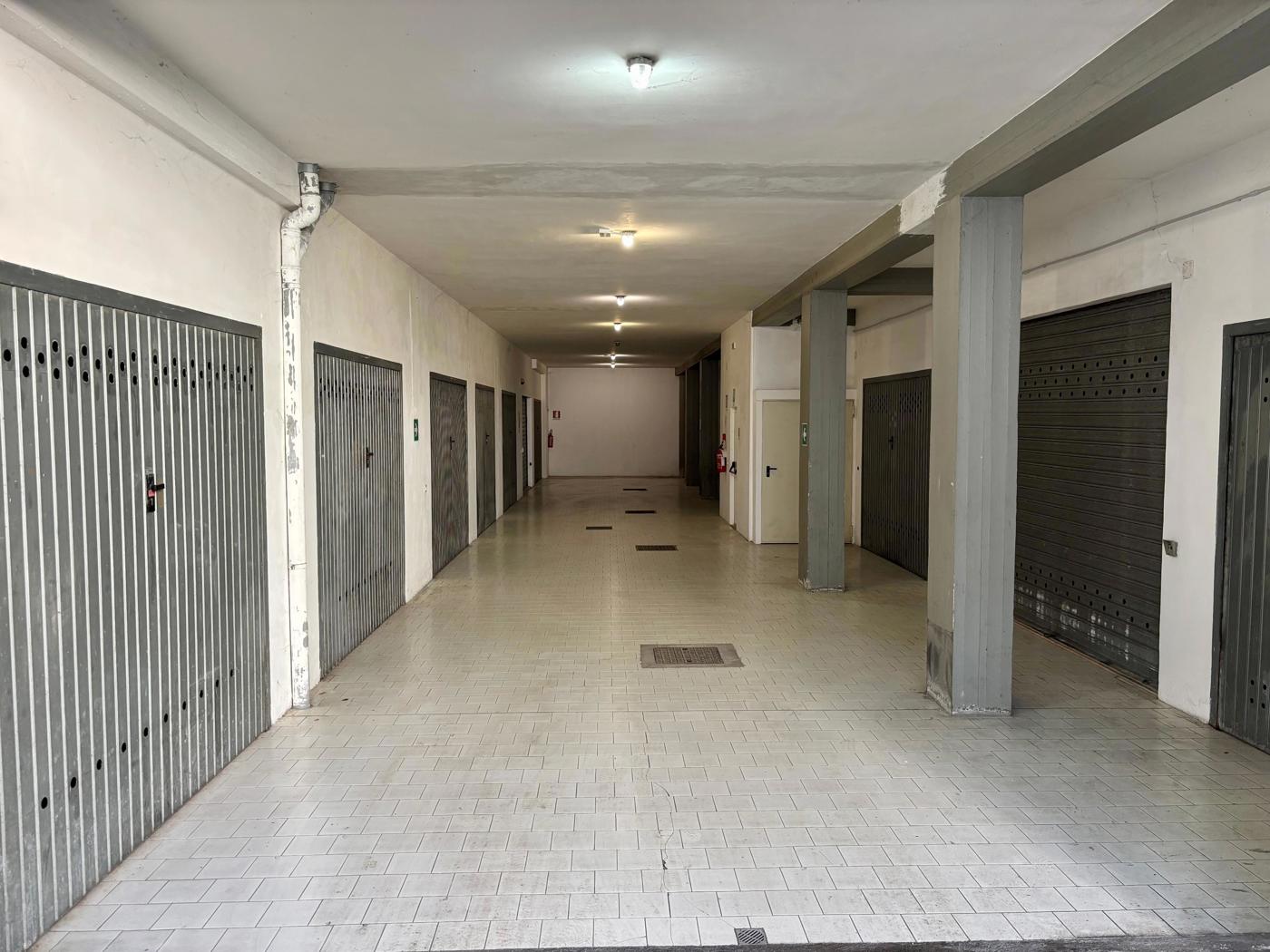 Box/Garage 40mq in vendita a Campomarino