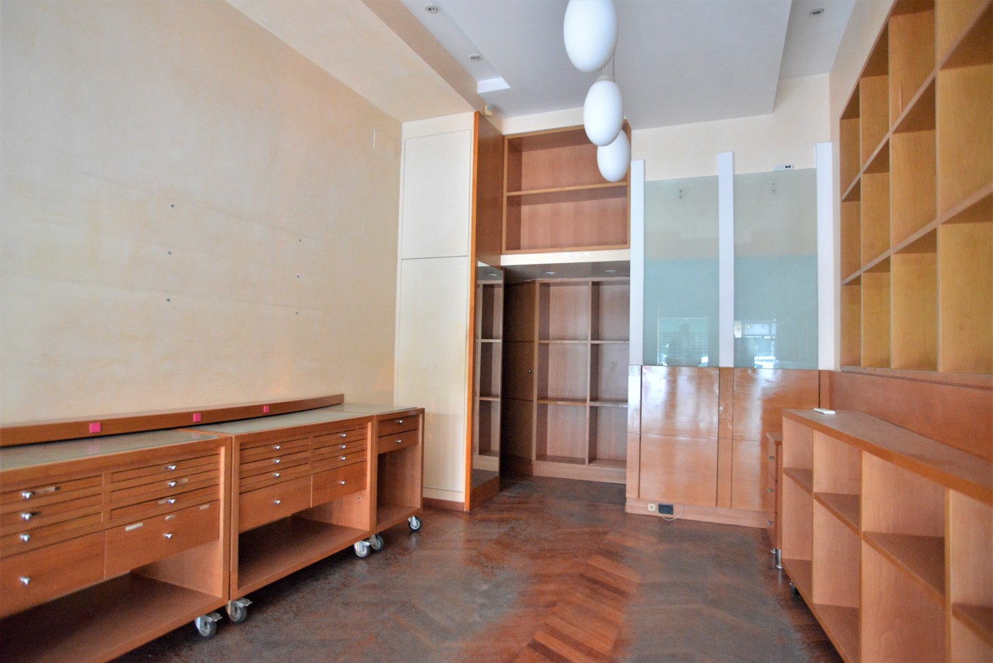 Negozio in affitto a Bari