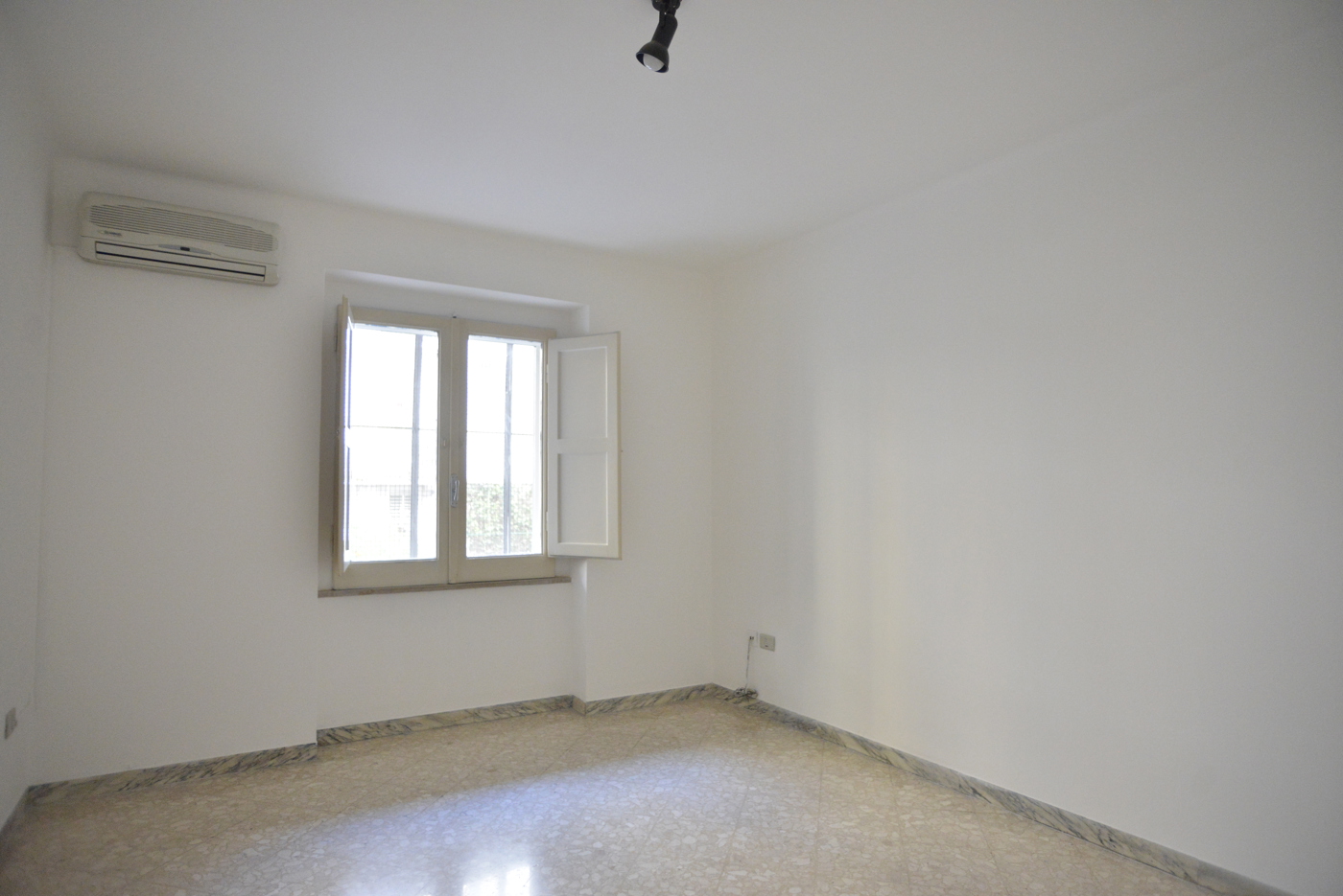 Ufficio in affitto a Bari