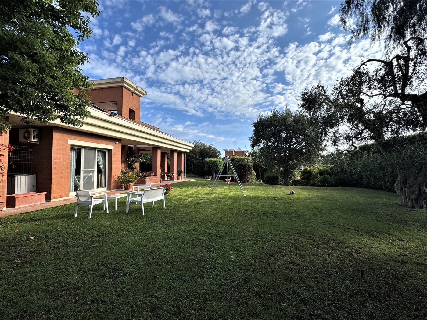 Villa con box doppio a Noic�ttaro