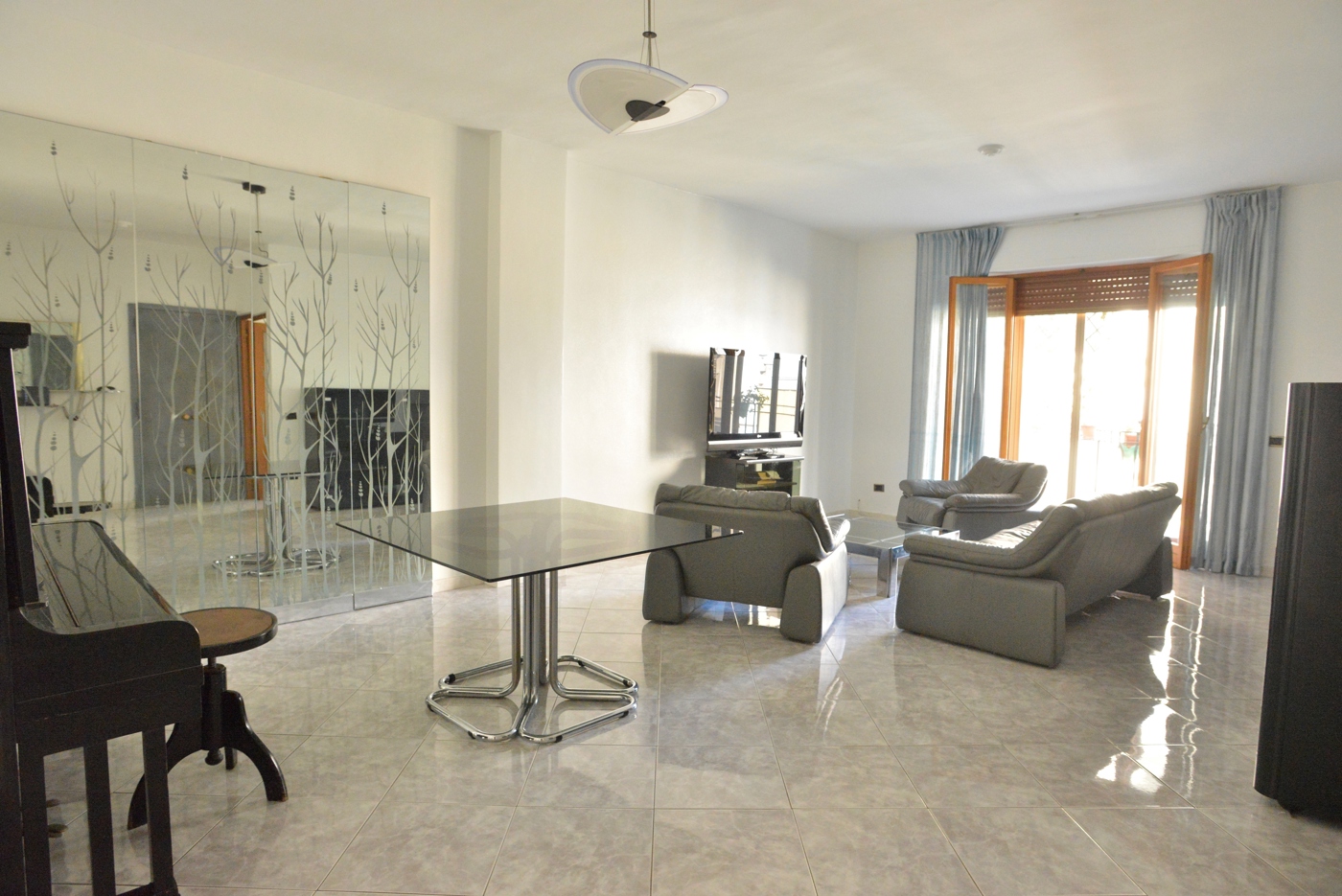 Quadrilocale arredato in affitto a Bari