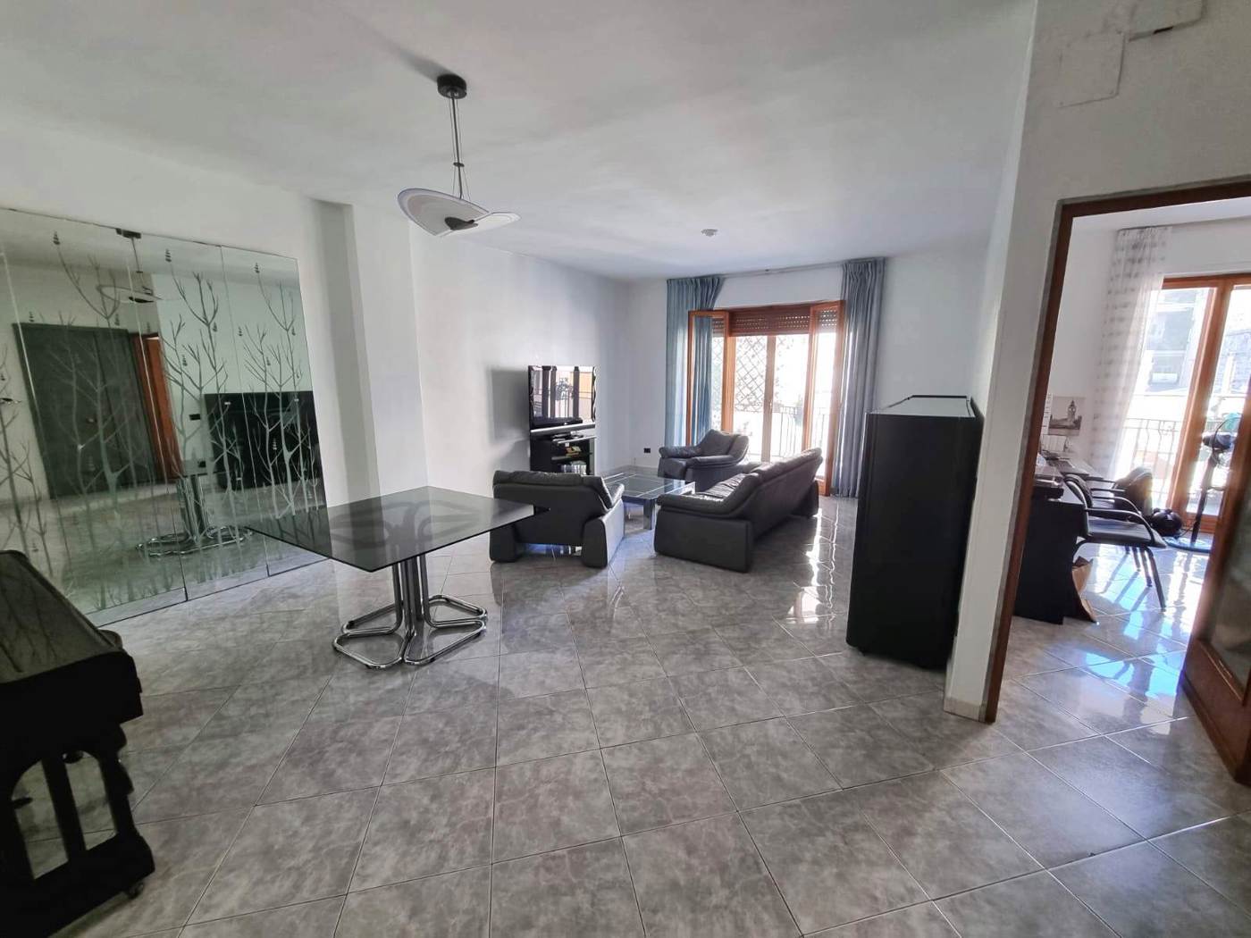 Quadrilocale arredato in affitto a Bari