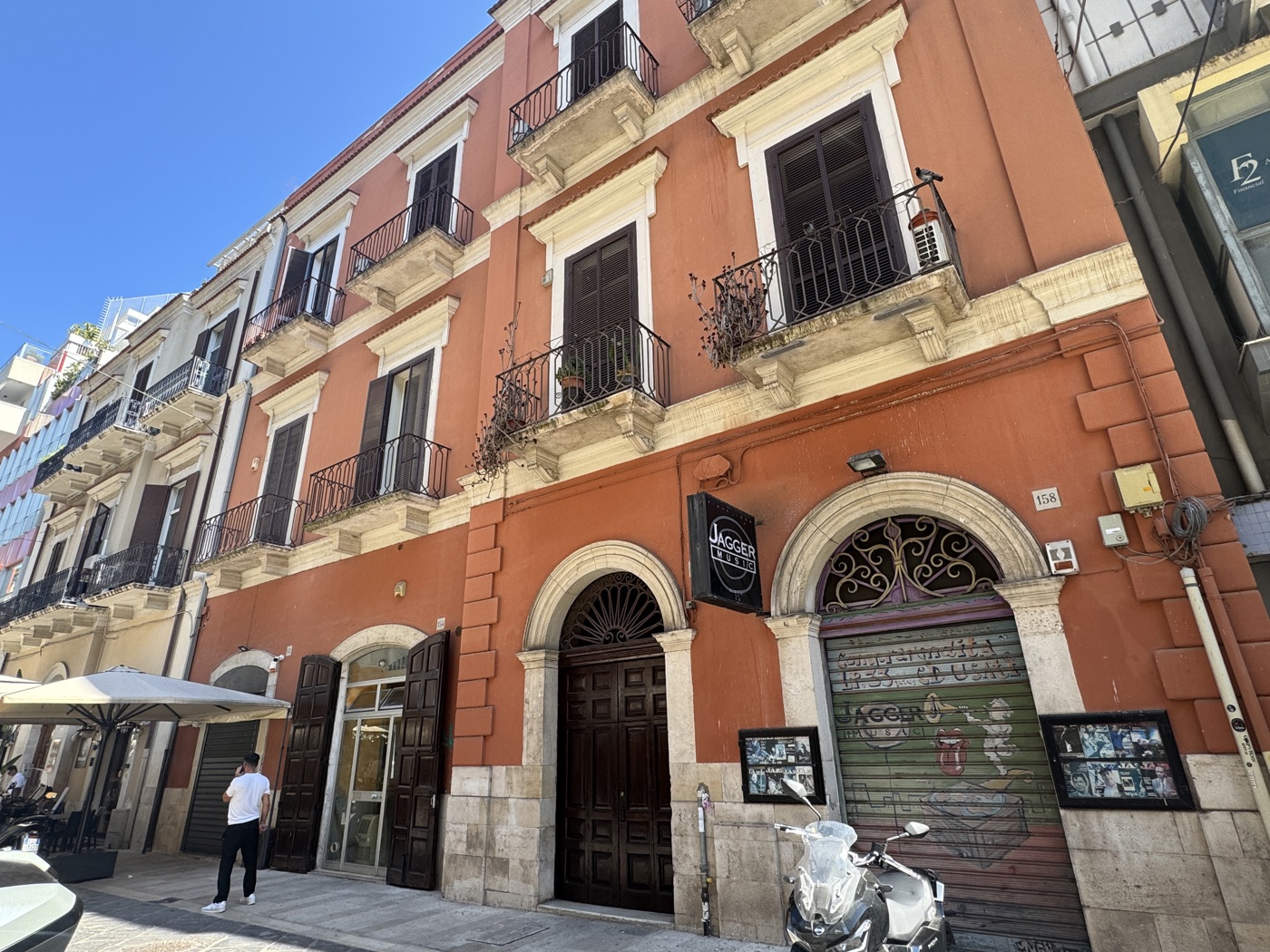 Quadrilocale arredato in affitto a Bari